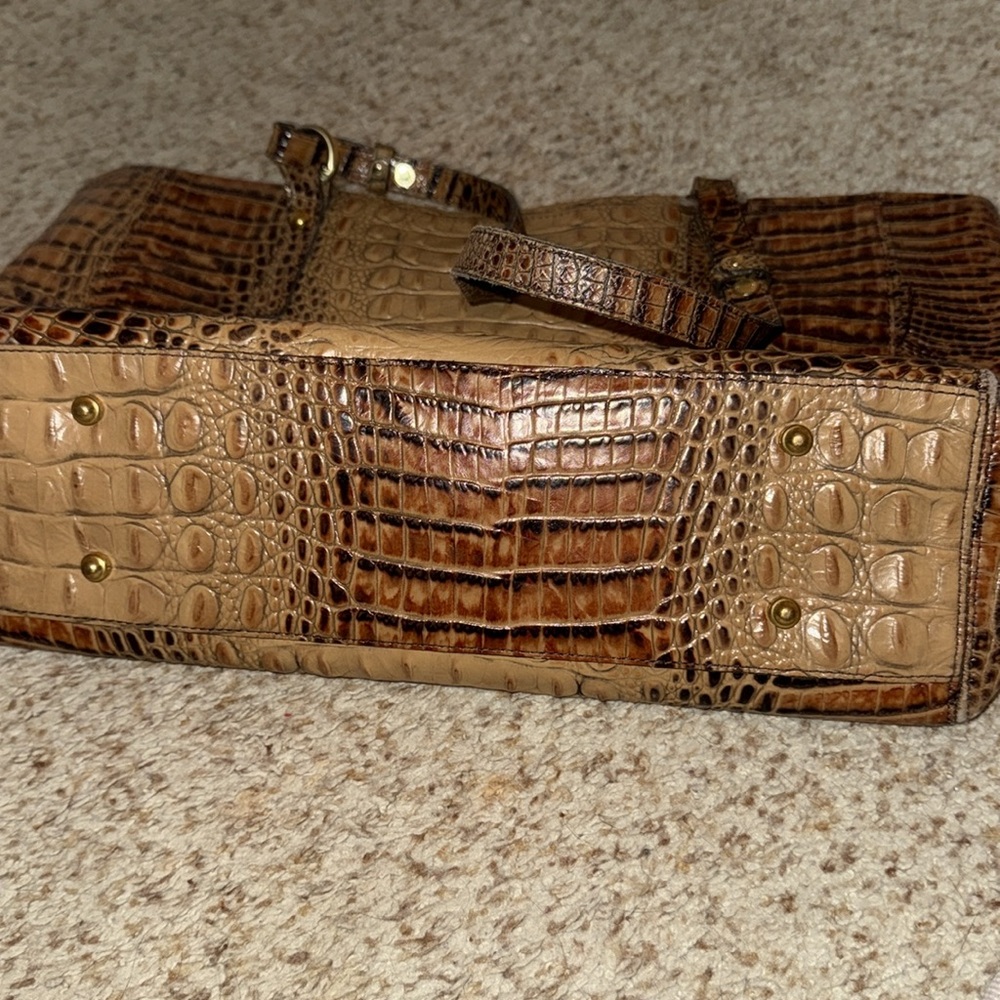 Brahmin brown real leather purse 🤎 - Picture 8 of 8